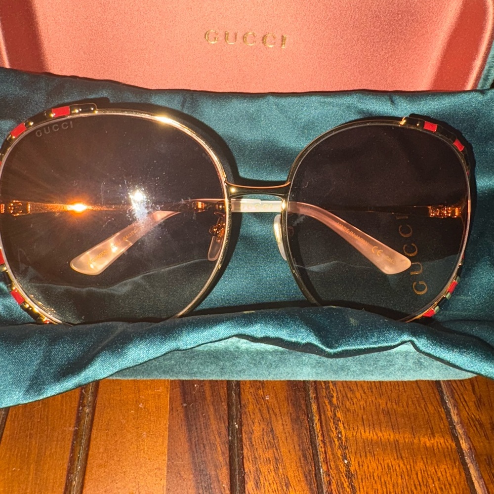Gucci Black and Gold Women's Sunglasses
